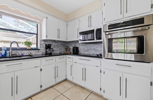 Jasmine Estates House | Family Retreat with Heated Pool, Playground, Ping Pong Table