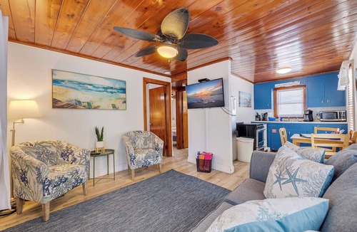 Independence Square Cottage | Family Reunion Sleeps 30 people