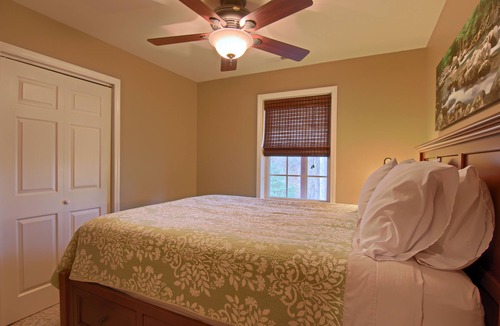 Asheville Cabin | Family Reunion & Group Getaways! 4-Cottage Retreat, Hot Tubs/Fire Pit/Fireplaces