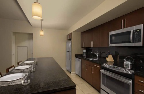 Marco Island Villa | Family-sized 3 bedroom, 3 bathroom villa, poolside view, high floor. Sleeps 10!