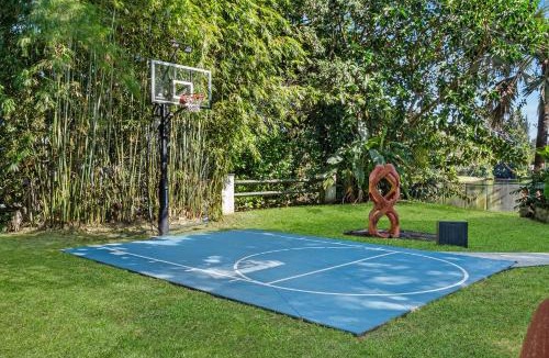 Davie Villa | Family villa w heated pool gameroom fire pit