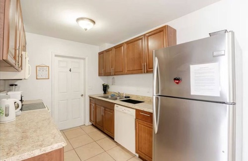 East Ocean Ave House | Family & Wellness Blessing Sleeps 12 Beaches