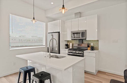 Kensington Apartment | Fancy 1-bedroom apartment in Fishtown w/private balcony.