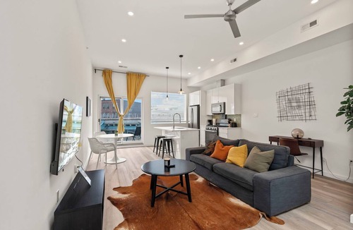 Kensington Apartment | Fancy 1-bedroom apartment in Fishtown w/private balcony.