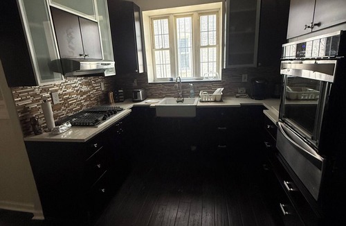 East Flatbush House | Fantastic 2BR Main Floor Unit in Residential Brooklyn Semi-attached Townhome
