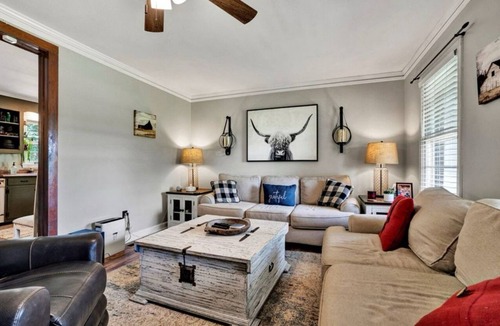 Simpsonville House | Fantastic 3-bedroom house with AC in Simpsonville located off I-385