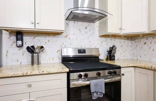 Derita - Statesville House | Fantastic 9-bedroom house with AC in Charlotte