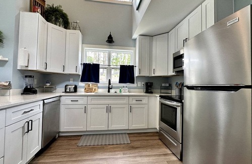 Tracy City Cottage | Fantastic Cozy Cottage Nestled Amidst Trees in Tracy City, Tennessee