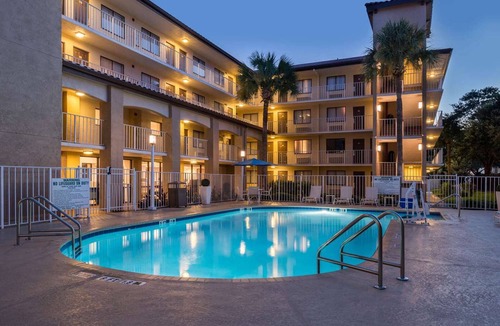 Florida Central Atlantic Coast House | Fantastic Getaway! Three Comfy Units Pool, Breakfast, Shuttle to Parks, Parking