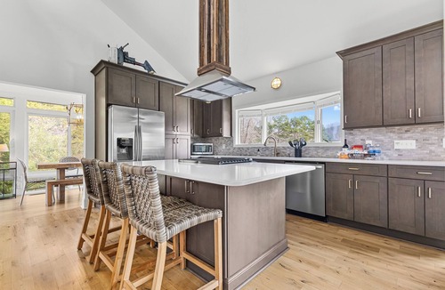 Mount Mourne House | Fantastic Lake Front Home w Hot Tub, Firepit, Ping Pong and much more!