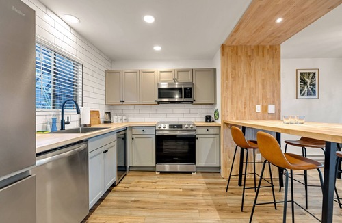 Village at Camelback House | Fantastic view, Modern townhouse, Pool, Camelback Ski Area, 2 showers, Grill.