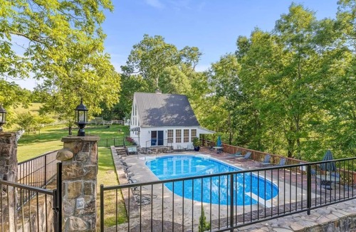 Wildwood House | Farm Stay w/pool - 15 Mins to Chattanooga- Tiny 2