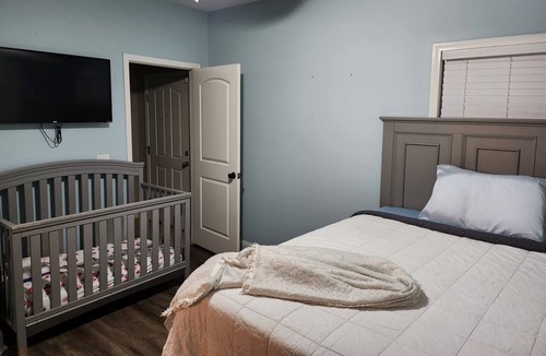 Darlington Other | Farmhouse, 6 min from Nascar with great fishing!