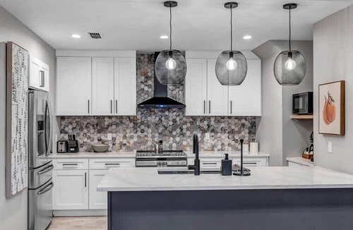 San Marco House | Farmhouse chic in San Marco - 5 min to downtown!