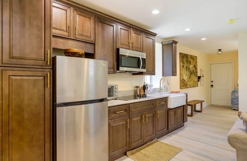 Fayetteville Apartment | Fayetteville Guest House: Walk to Nature Preserve!