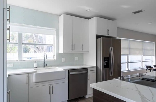 Largo House | ☆Featured on HGTV☆ Heated Pool, SleepNumber Beds, Beach Cruisers