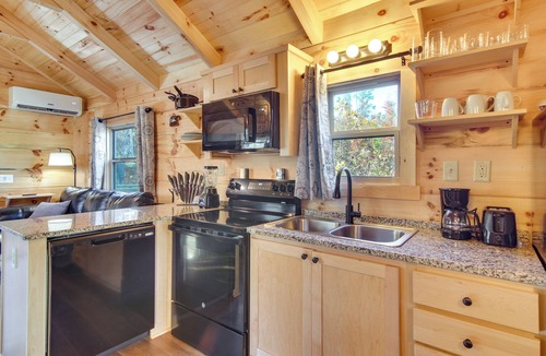 Union Mills Cabin | 'Feelin Feisty:' Blue Ridge Mtns Couple's Cabin