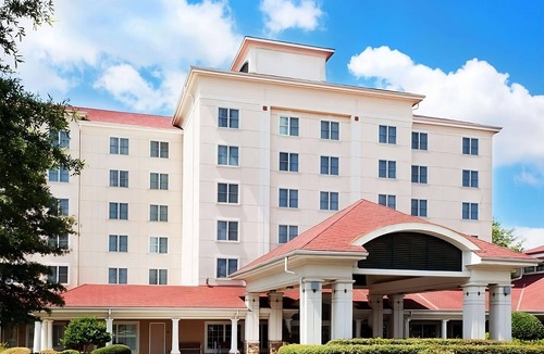 College Park Hotel | Feels Just Like Home! Short Drive to Georgia Aquarium, Pet-Friendly!