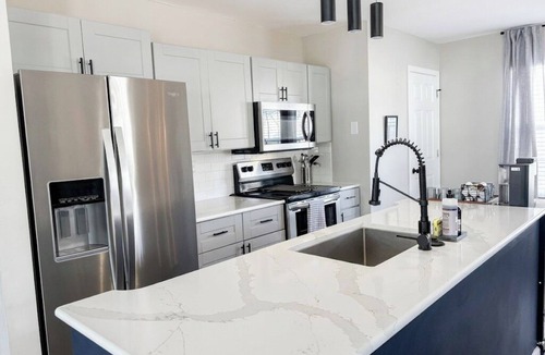Pineville Cottage | Few Mins to Ballantyne-Pet Friendly-1 Level Home