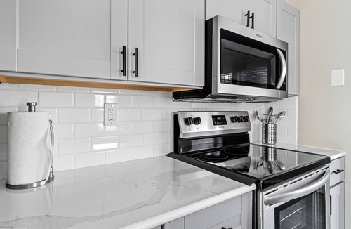 Pineville Cottage | Few Mins to Ballantyne-Pet Friendly-1 Level Home