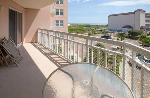 Wildwood Crest Condo | Few steps to beach - Ocean views - Free WIFI - 1B/1B
