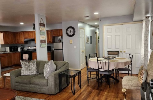 Newark Apartment | ♥ MAJOR INTERNATIONAL SPORTING EVENT 2026 6BR Newark MetLife 19 Min - Free Parking - Sleeps 16+