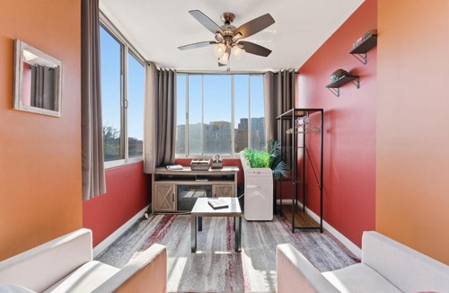 Downtown Atlanta Hotel | FIFA 2BR Stay-WFH · Mercedes-Benz Stadium 10 min