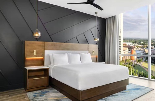 Fairlie-Poplar Historic District Hotel | Major international sporting event ATLANTA Vacation Rental. 1BDR Deluxe, Sleeps 4, Full Kitchen