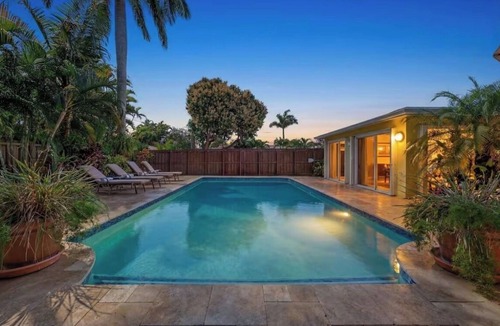 Central Corals House | FIFA World Cup Stay/Near Stadium/Near Beach