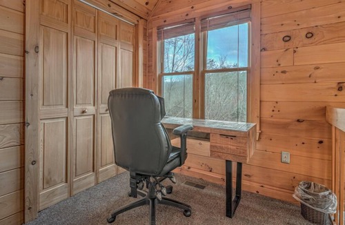 McCaysville Cabin | Fighting Creek Cabin - River Front | Trout Fishing | Hot Tub | Pool Table | Fire Pit