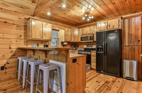 McCaysville Cabin | FightingTown USA | Blue Ridge, GA