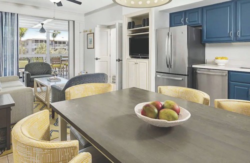 Key West Resort | 𝐅𝐢𝐧𝐝𝐢𝐧𝐠 𝐌𝐞𝐢𝐥𝐢 Dream Getaway at the Beach House Resort+Amenities. 2BR