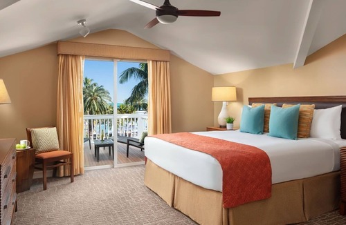 Truman Annex Resort | 𝐅𝐢𝐧𝐝𝐢𝐧𝐠𝐌𝐞𝐢𝐥𝐢 Near Duval Street, Waterfront Sunset Harbor Resort. 2BR