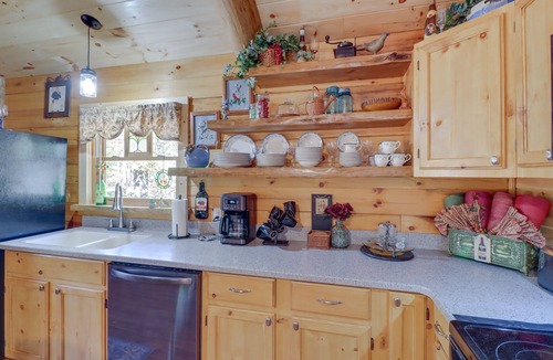 Tumbling Shoals Cabin | Fire Pit + Deck: Cabin by Greers Ferry Lake!