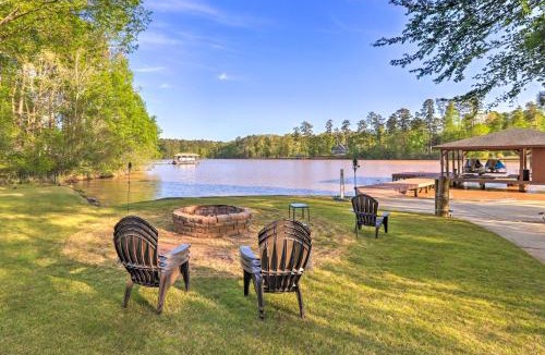 Milledgeville House | Fire Pit & Dock: Waterfront Lake Sinclair Getaway!