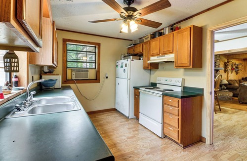 Delta House | Fire Pit, Patio, Views! Group Lodge in Cheaha Mtns