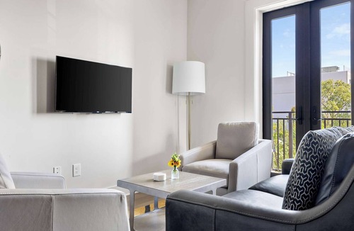 Cannonborough Elliotborough Condo | Fire Tower | Modern Retreat w/Rooftop Downtown
