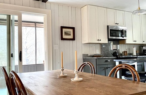 Highlands Cottage | FireFly Creek 2.9 Miles to Highlands