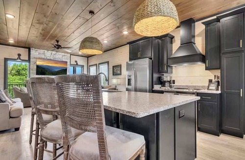 Sevierville Apartment | Firefly Lodge Indoor Pool Theater Hot Tub