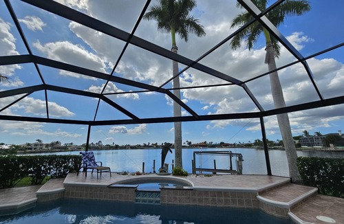 Eight Lakes Villa | First class location by Lake Britannia with direct gulf access