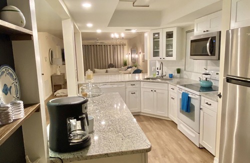 Gulf Gate Estates Condo | First floor 2Bdrm/2Bath condo near Siesta Key, Sarasota.