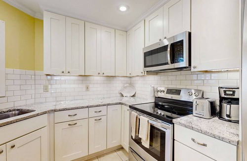 Seabrook Island House | First-floor villa overlooking the Ocean Winds golf course 18th fairway