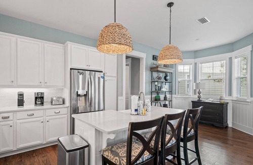 Santa Rosa Beach House | Fisher's Vitamin Sea 6-Seat Golf Cart and 5 Bikes 2 Resort Pools, Pickleball Courts!