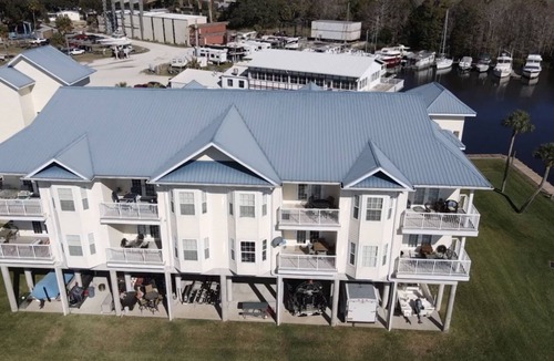 Suwannee Condo | Fisherman’s Dream - condo on canal where the Suwannee meets the Gulf
