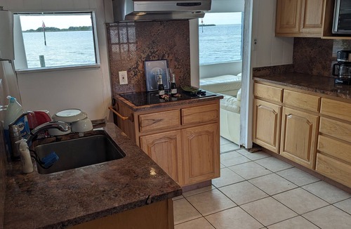 Aripeka House | Fisherman’s Paradise With Dock, Amazing Views with Dolphins and Manatees!