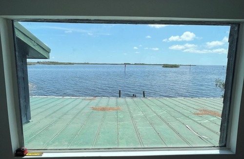 Aripeka House | Fisherman’s Paradise With Dock, Amazing Views with Dolphins and Manatees!