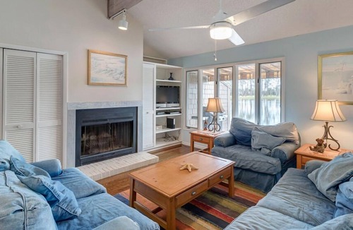 Sawgrass Condo | Fishermans View - Lakefront and golf course views await your arrival