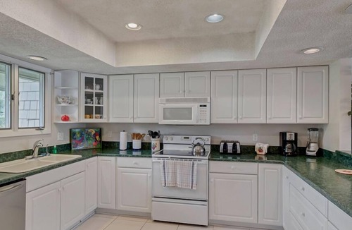 Sawgrass Condo | Fishermans View - Lakefront and golf course views await your arrival