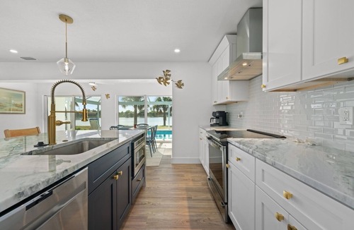 Murex Lakes House | Five Palms: Coastal Retreat w Private Pool on Lake