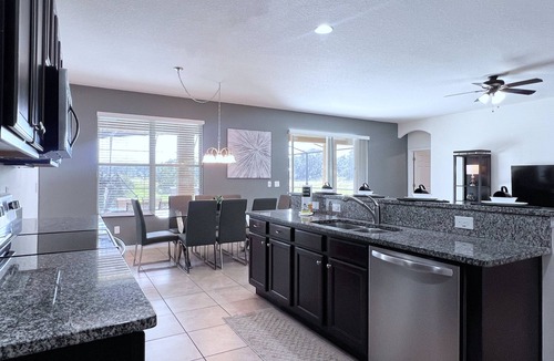 Watersong House | Five Star Huge Pool Home Close to Disney!